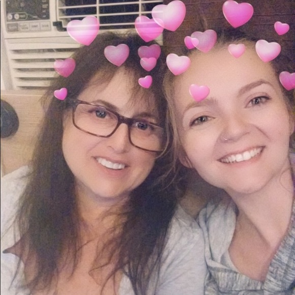 Meet your Posher, Debby - Picture 6 of 6